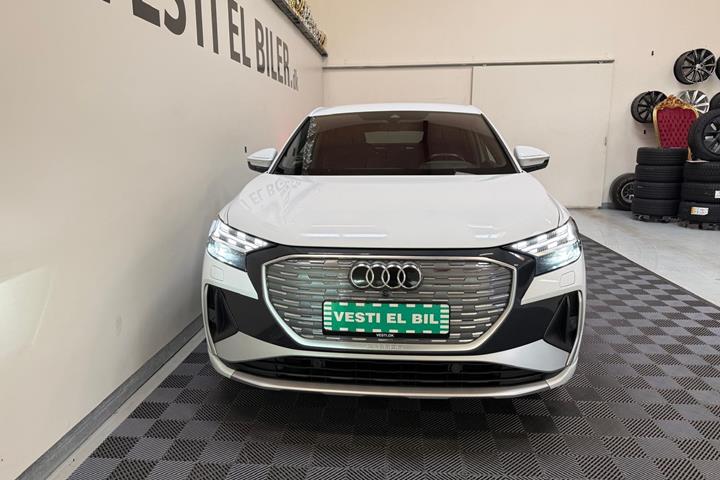 Hvid Audi Q4 e-tron fra 2022