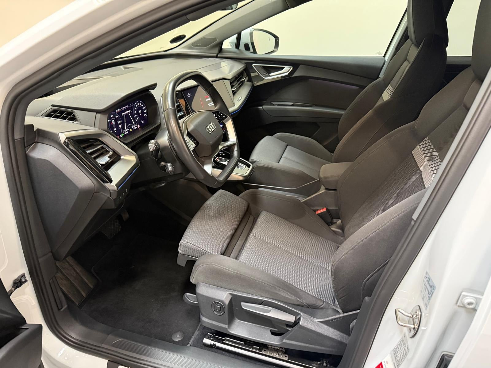 Hvid Audi Q4 e-tron fra 2022