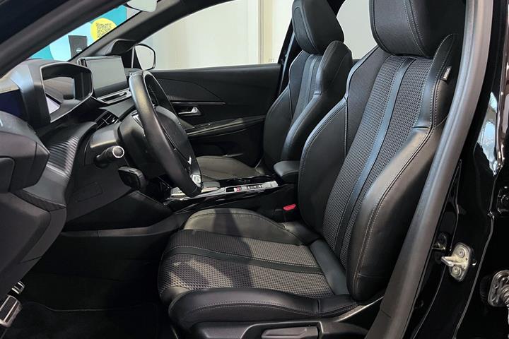 Sort Peugeot e-208 fra 2023