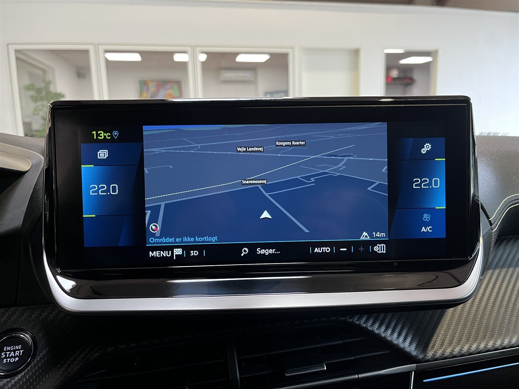 Sort Peugeot e-208 fra 2023