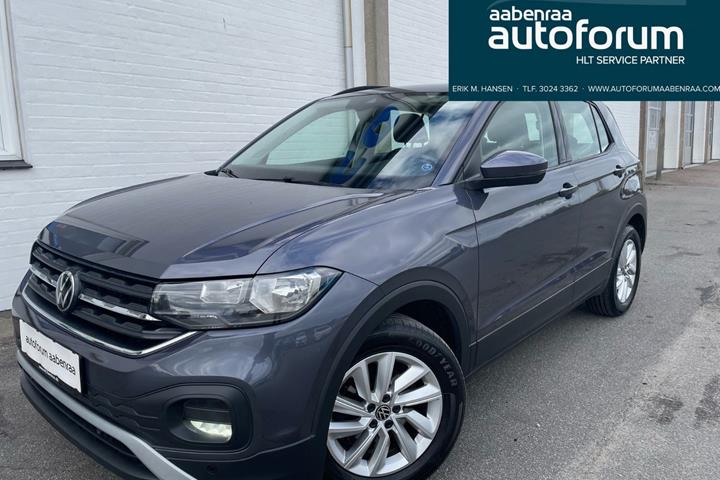 Grå VW T-Cross fra 2022 set udefra