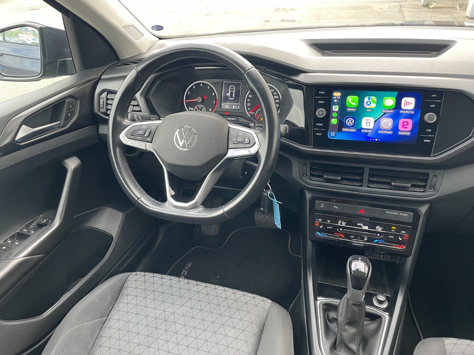 Grå VW T-Cross fra 2022
