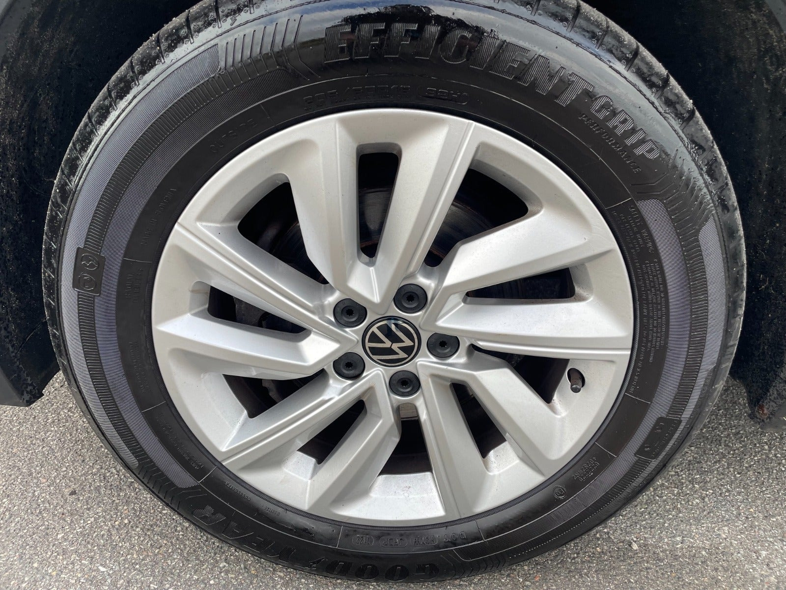 Grå VW T-Cross fra 2022