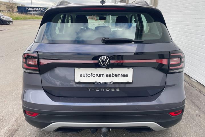 Grå VW T-Cross fra 2022