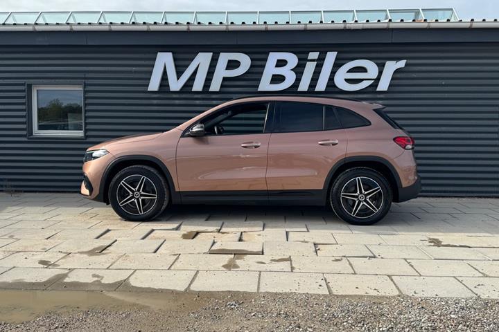 Grå Mercedes EQA300 fra 2023