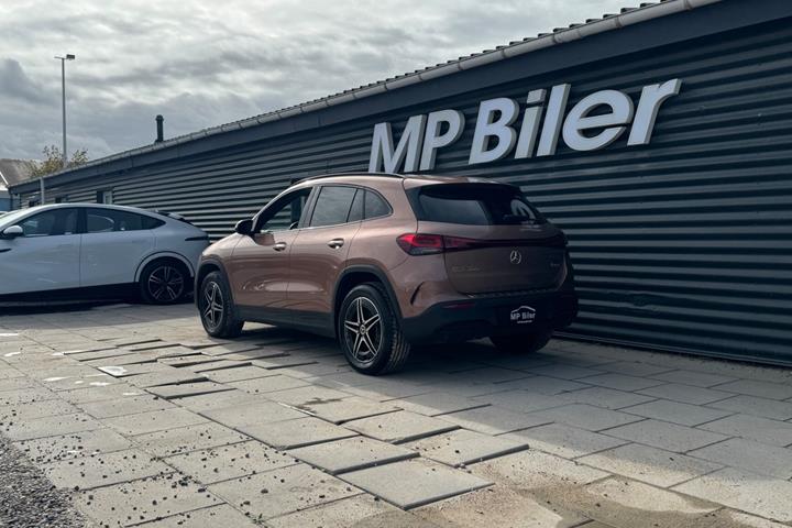 Grå Mercedes EQA300 fra 2023