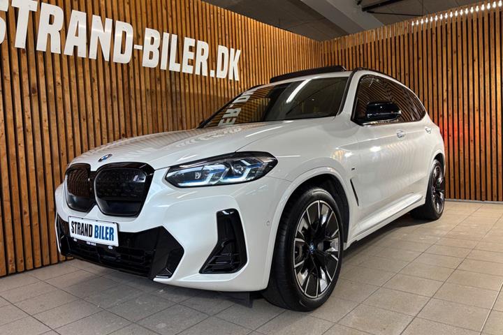 Hvid BMW iX3 fra 2023