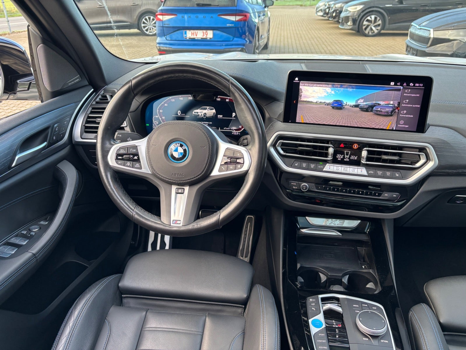 Hvid BMW iX3 fra 2023