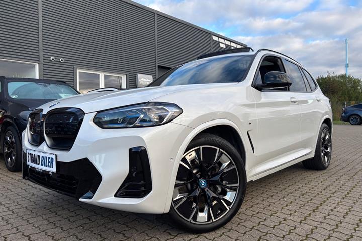 Hvid BMW iX3 fra 2023