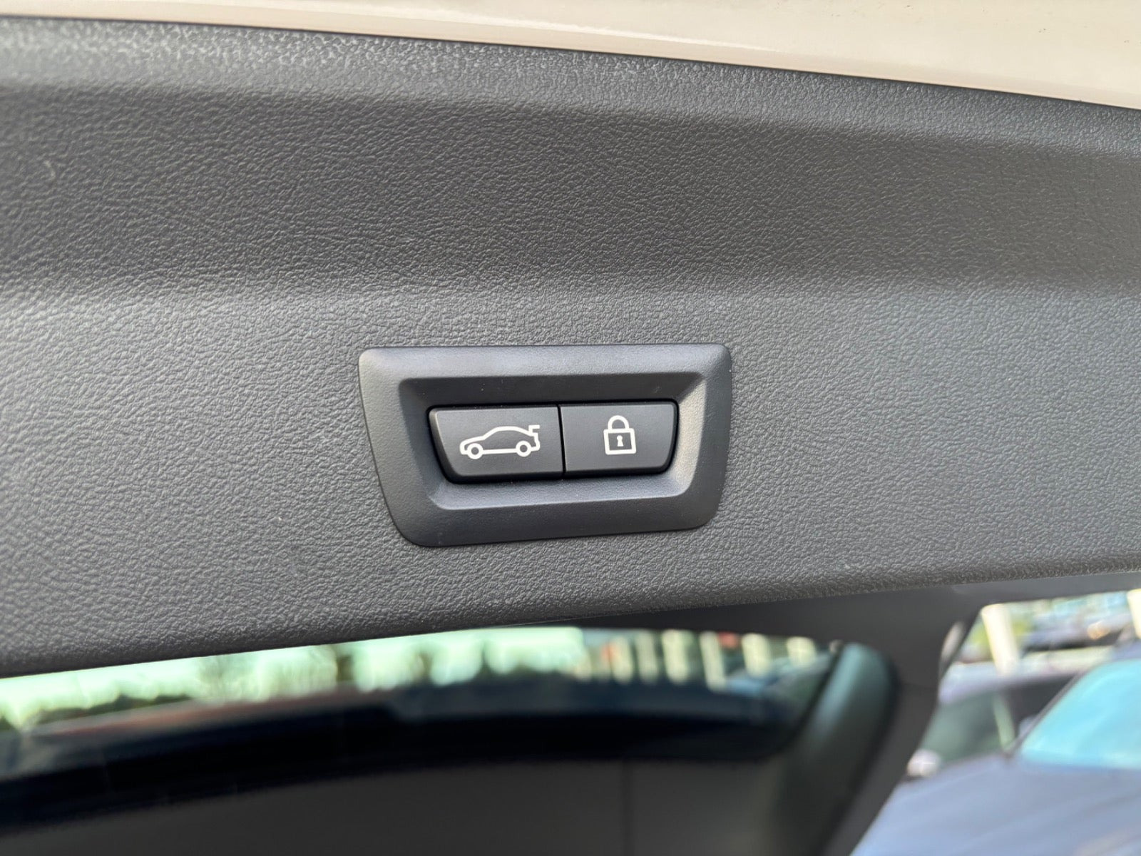 Hvid BMW iX3 fra 2023