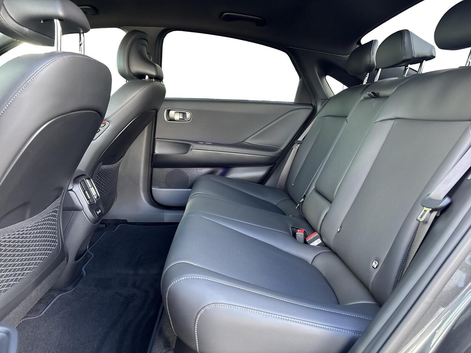 Grå Hyundai Ioniq 6 fra 2026