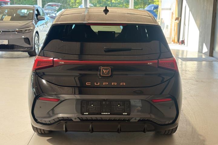 Sort Cupra Born fra 2024