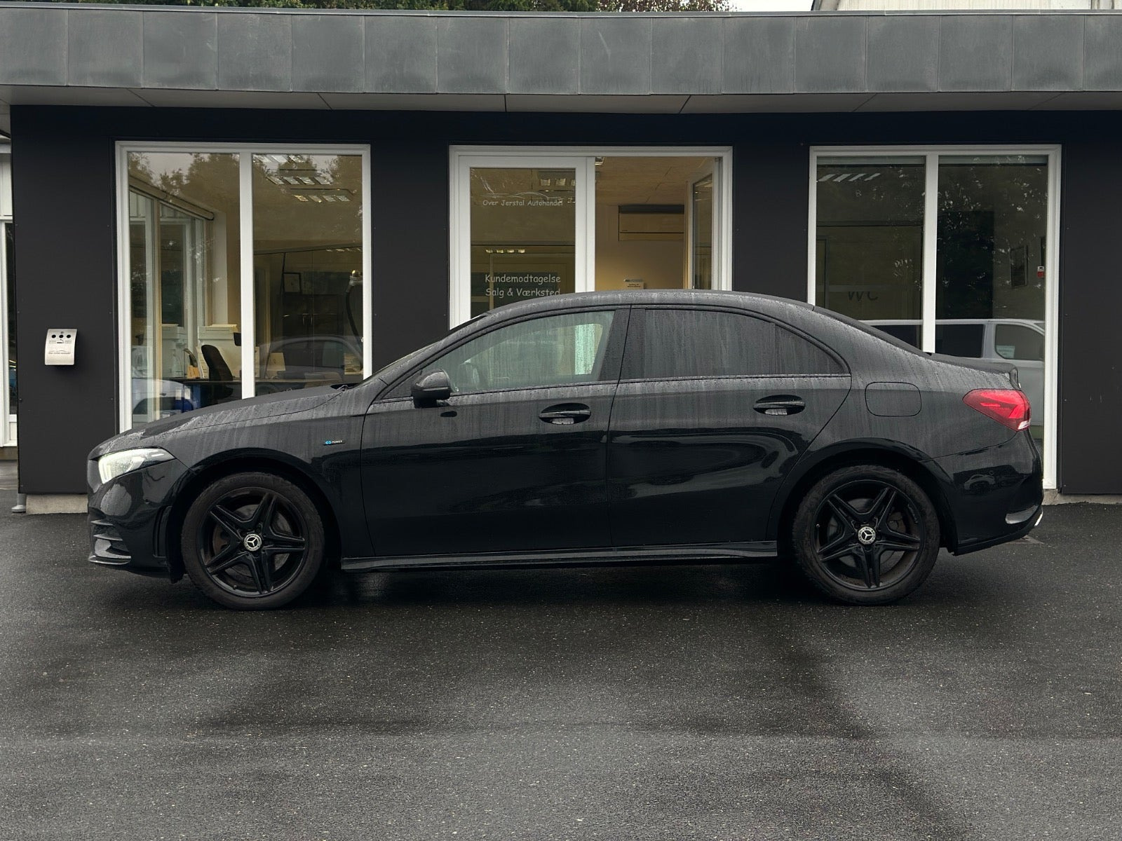 Sort Mercedes A250 e fra 2020