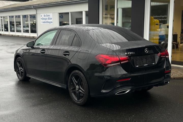 Sort Mercedes A250 e fra 2020
