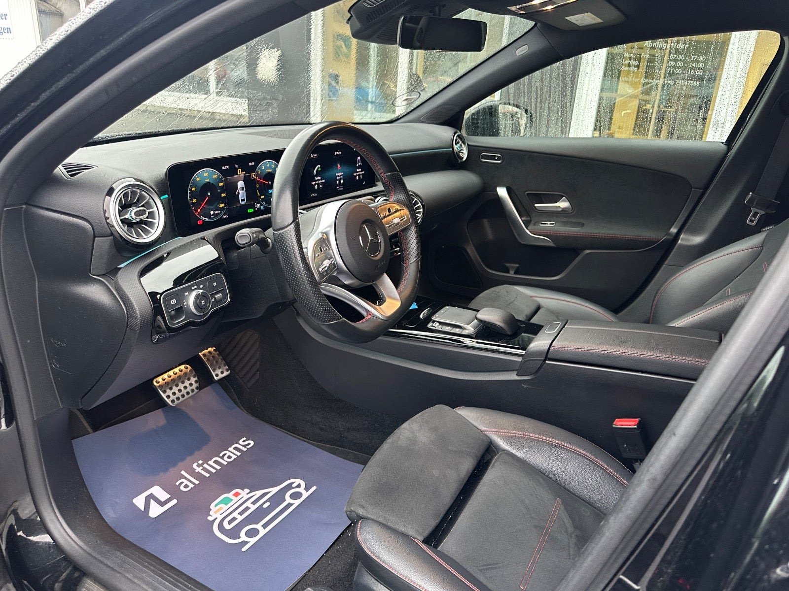 Sort Mercedes A250 e fra 2020