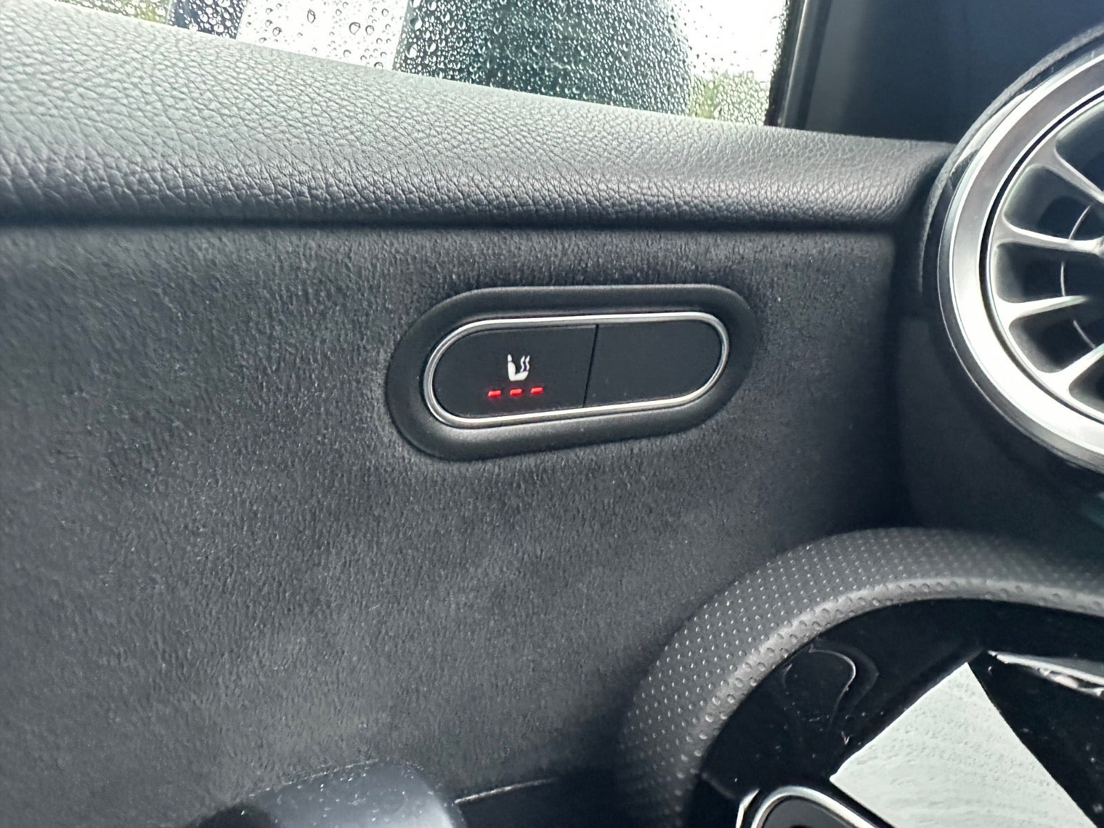 Sort Mercedes A250 e fra 2020