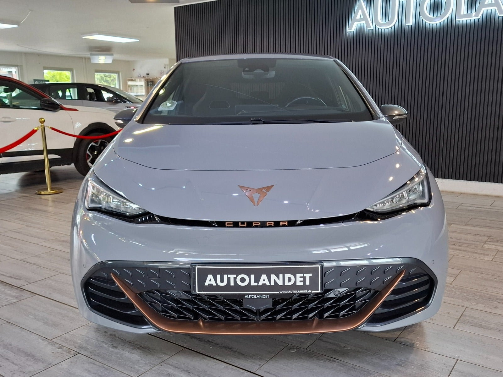 Grå Cupra Born fra 2023