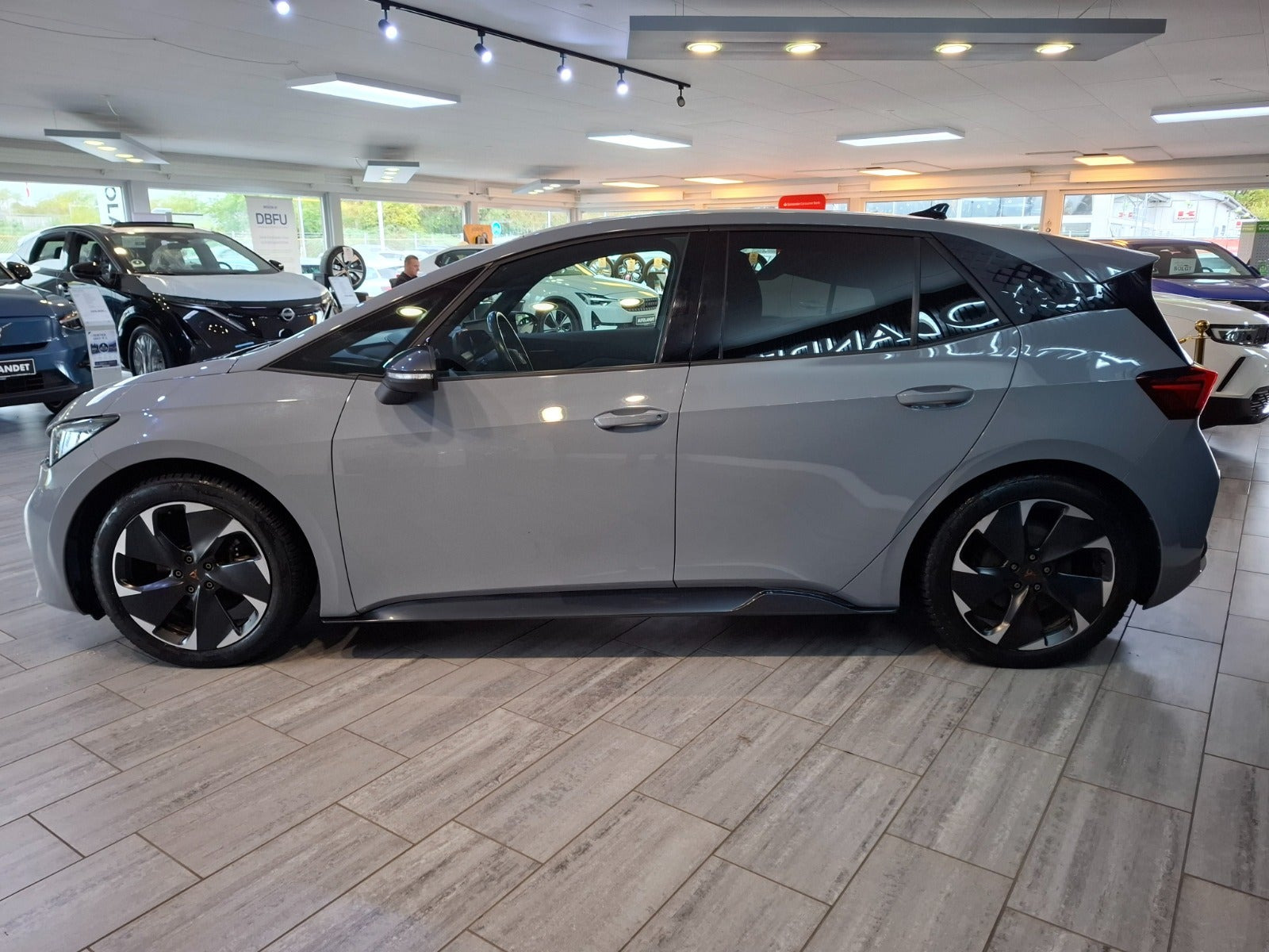 Grå Cupra Born fra 2023