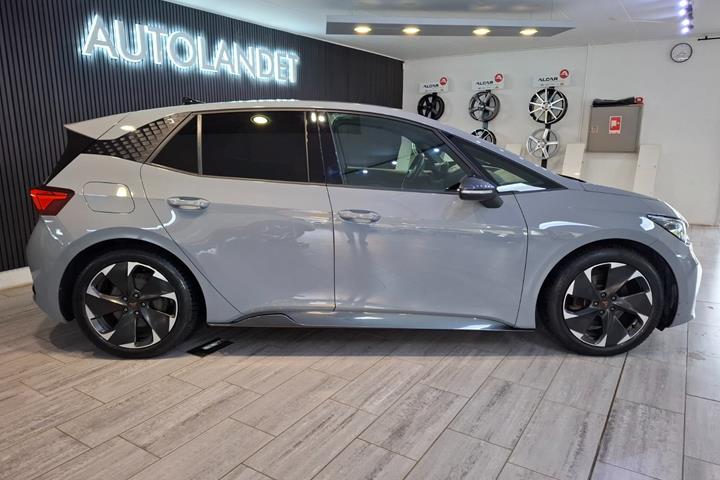 Grå Cupra Born fra 2023