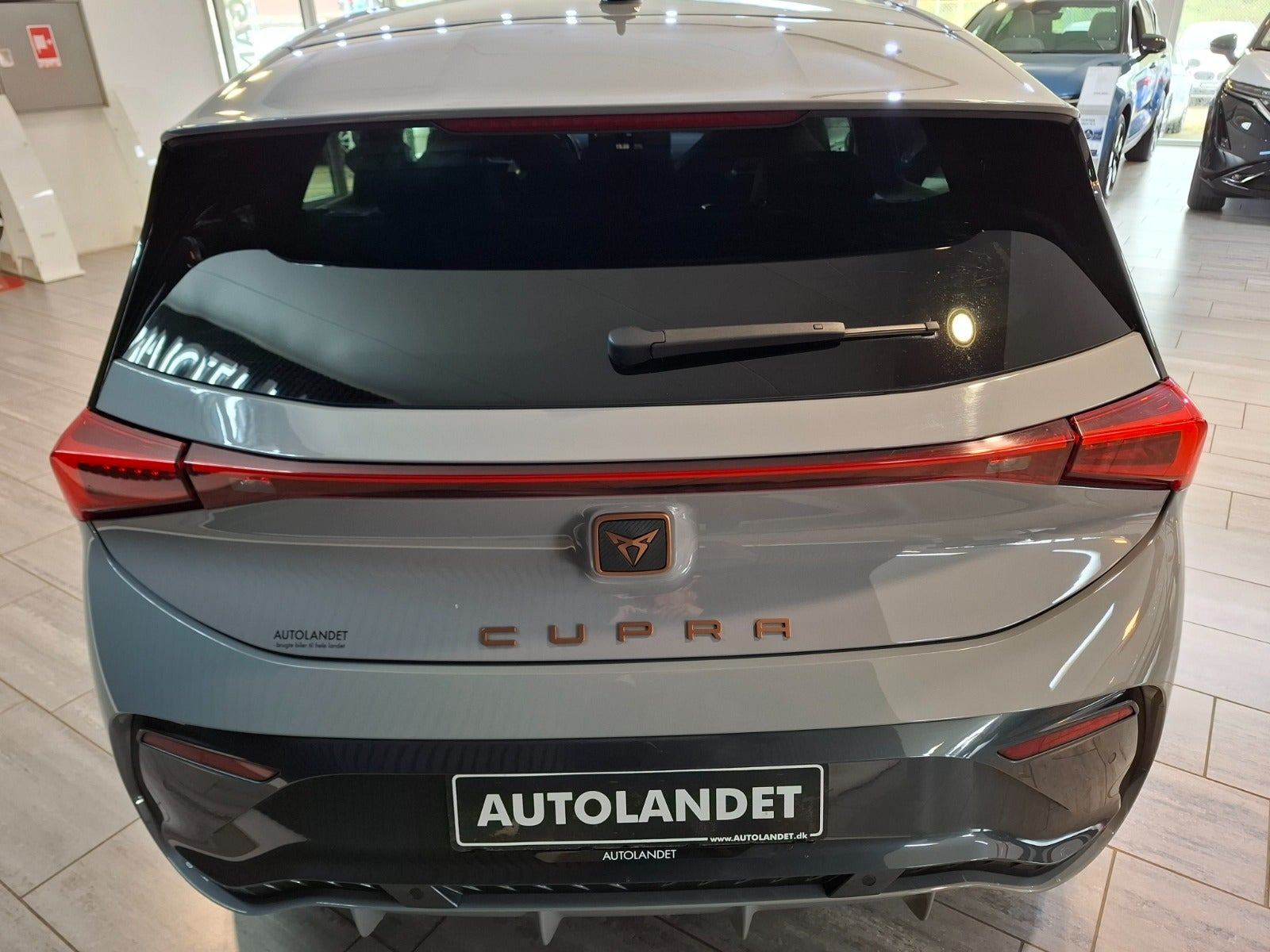Grå Cupra Born fra 2023