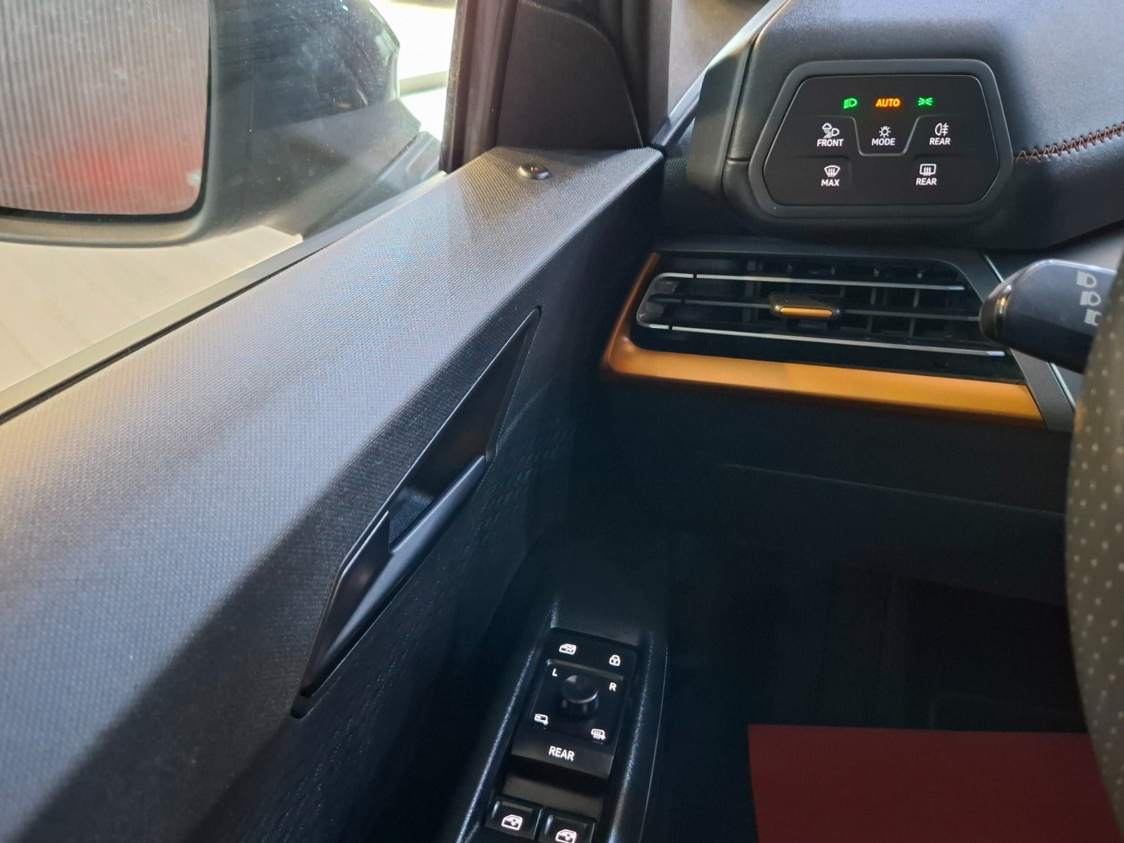Grå Cupra Born fra 2023