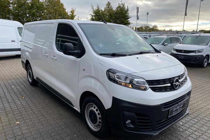 Hvid Opel Vivaro fra 2023