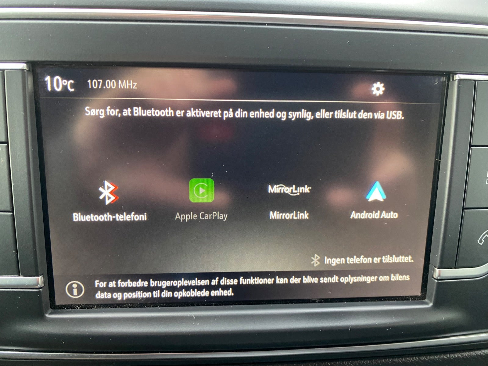 Hvid Opel Vivaro fra 2023