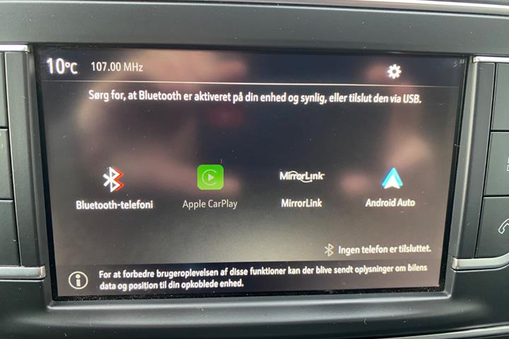 Hvid Opel Vivaro fra 2023