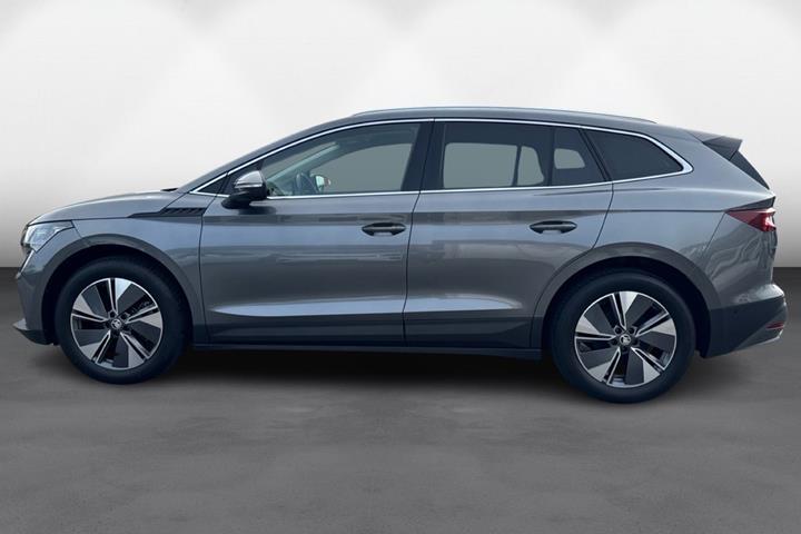 Grå Skoda Enyaq fra 2023