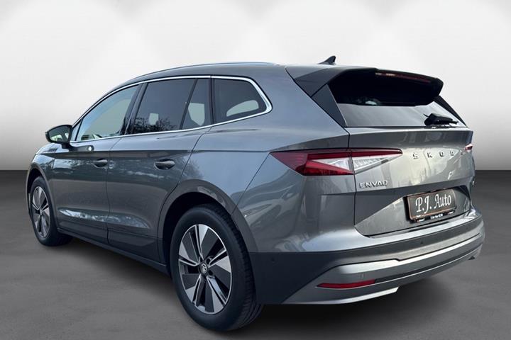 Grå Skoda Enyaq fra 2023