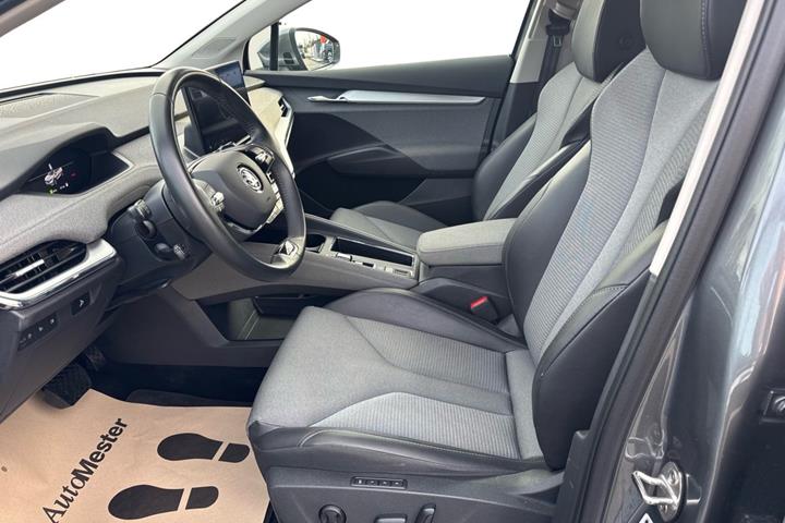 Grå Skoda Enyaq fra 2023