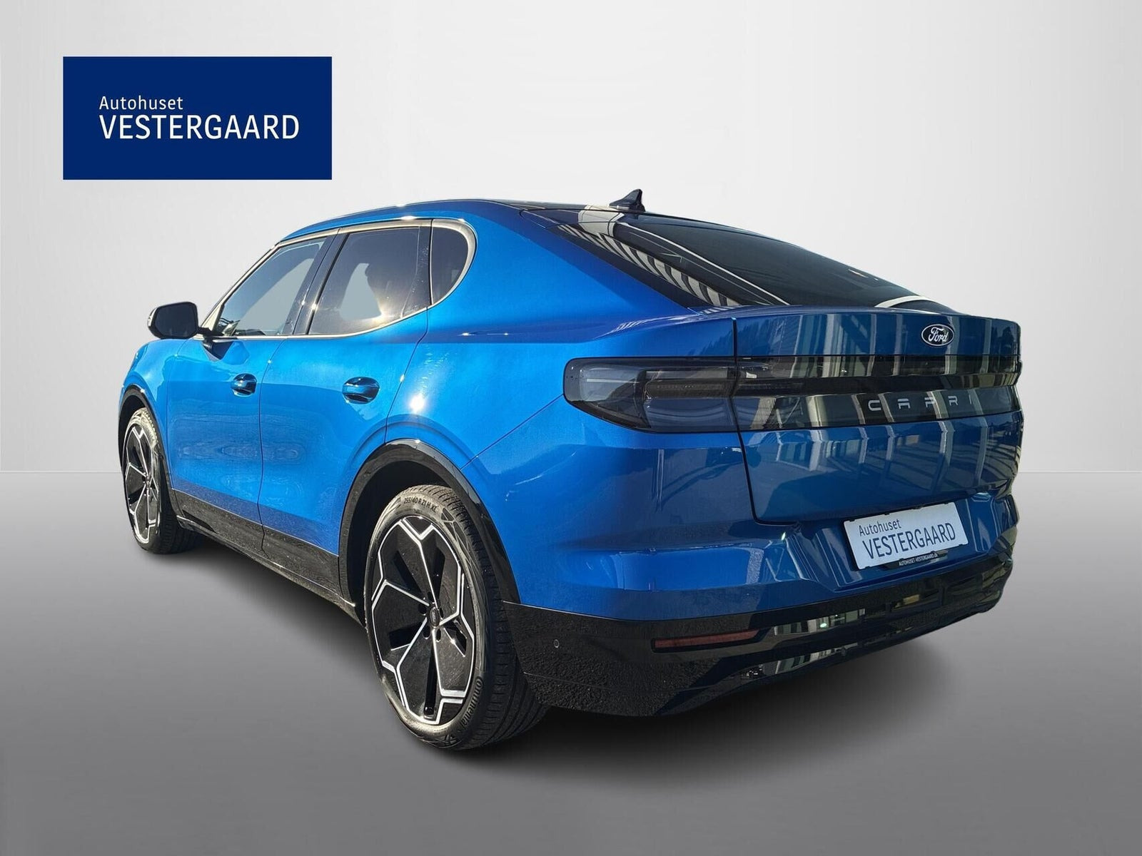 Blå Ford Capri fra 2025