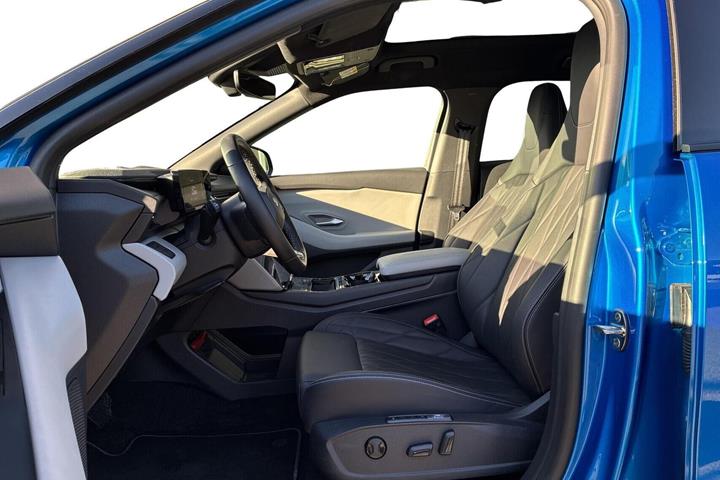 Blå Ford Capri fra 2025