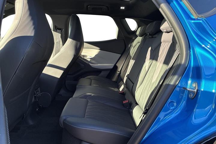 Blå Ford Capri fra 2025
