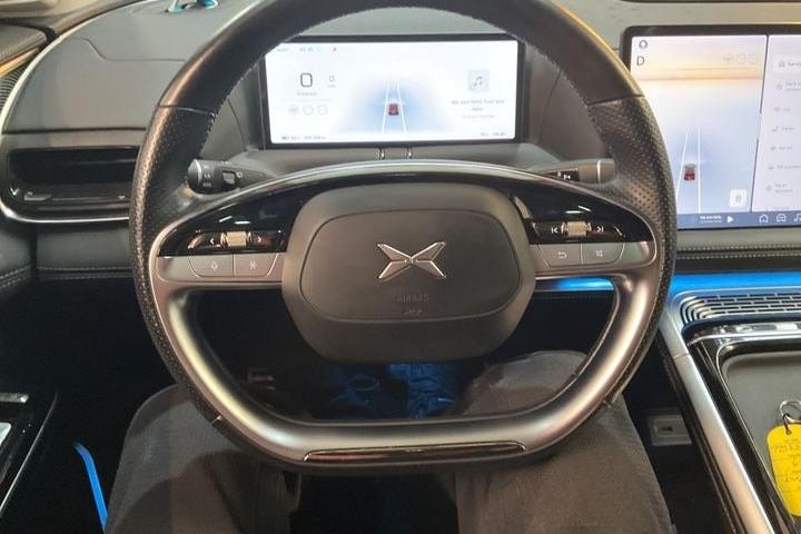 Sort Xpeng G9 fra 2023