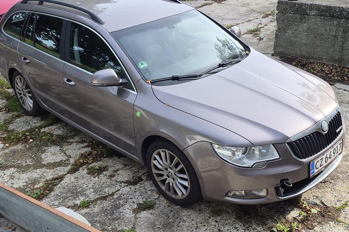 Kobber Skoda SUPERB COMBI fra 2011