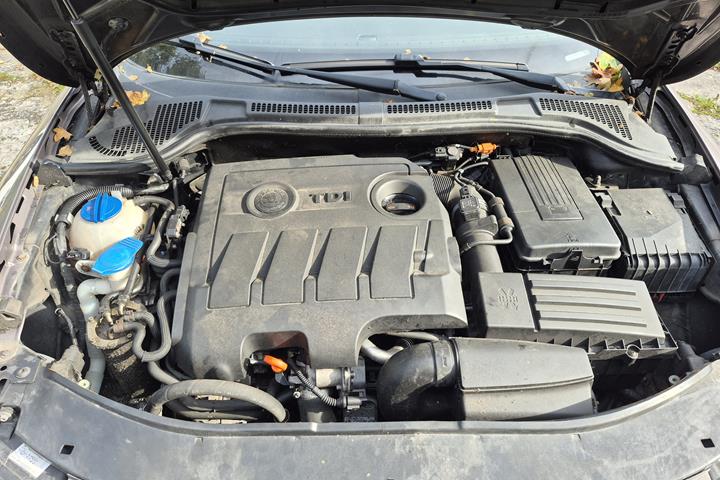 Kobber Skoda SUPERB COMBI fra 2011