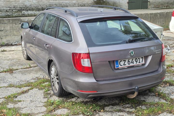 Kobber Skoda SUPERB COMBI fra 2011