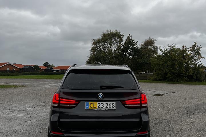 Grå BMW X5 fra 2015
