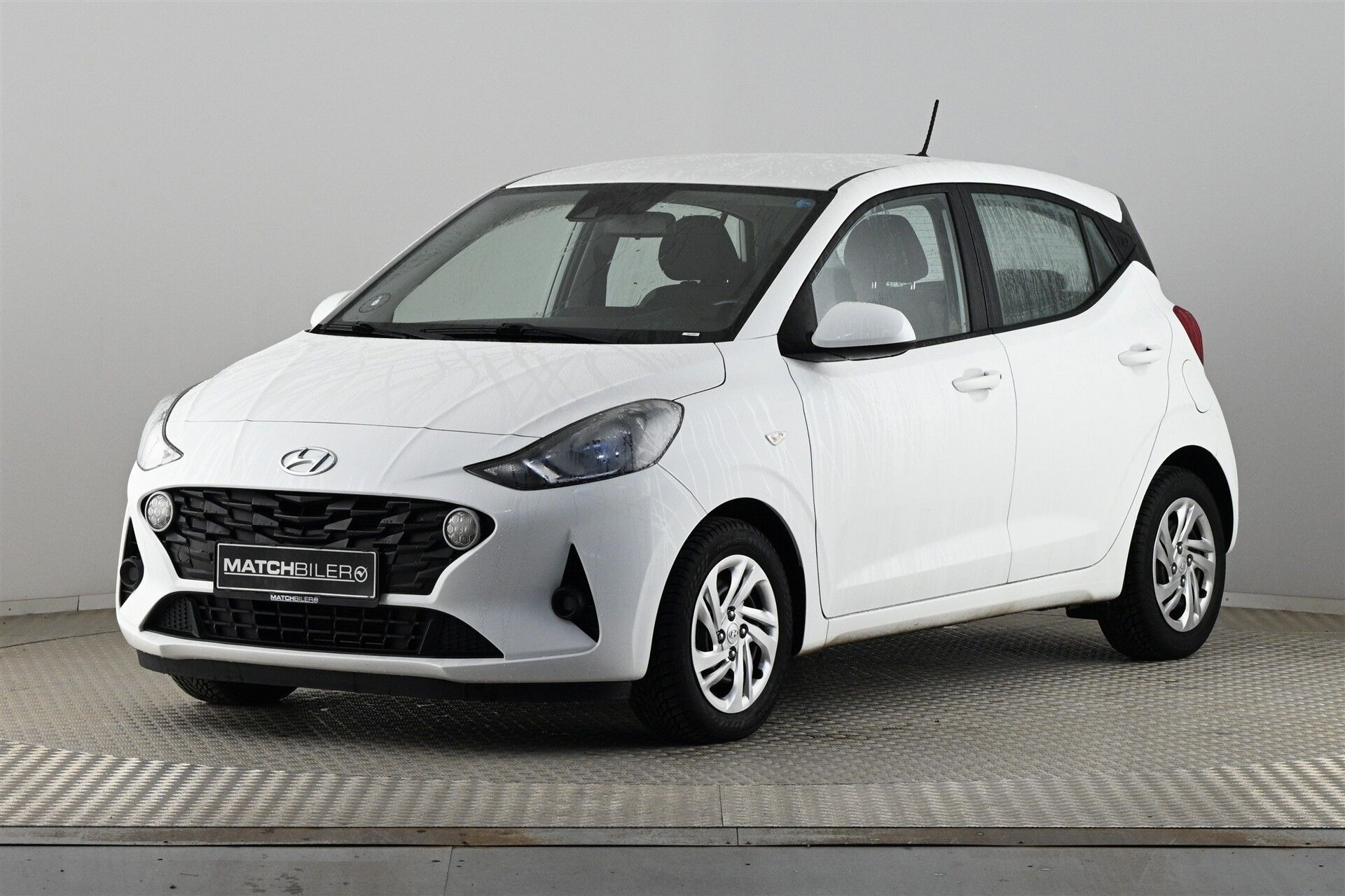 Hvid Hyundai i10 fra 2021