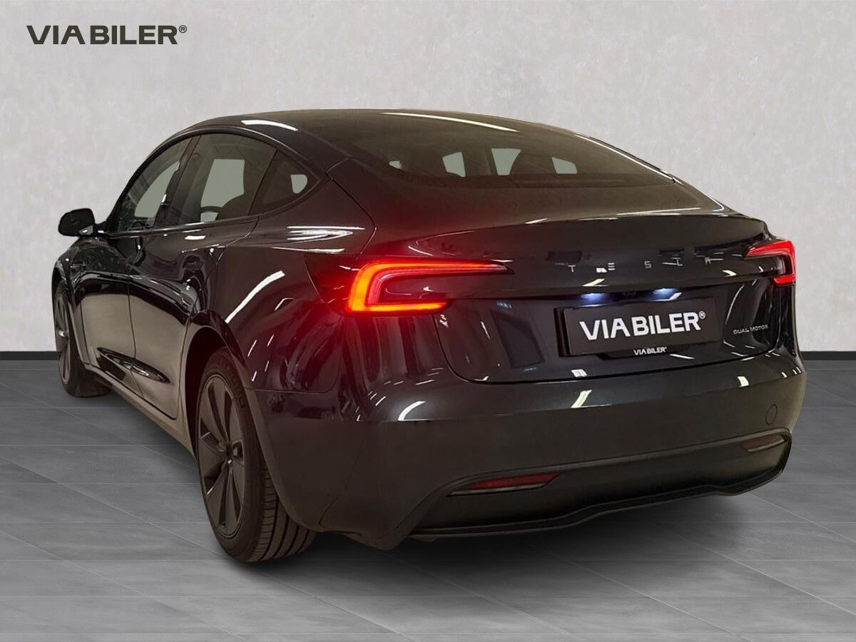 undefined Tesla Model 3 fra 2024