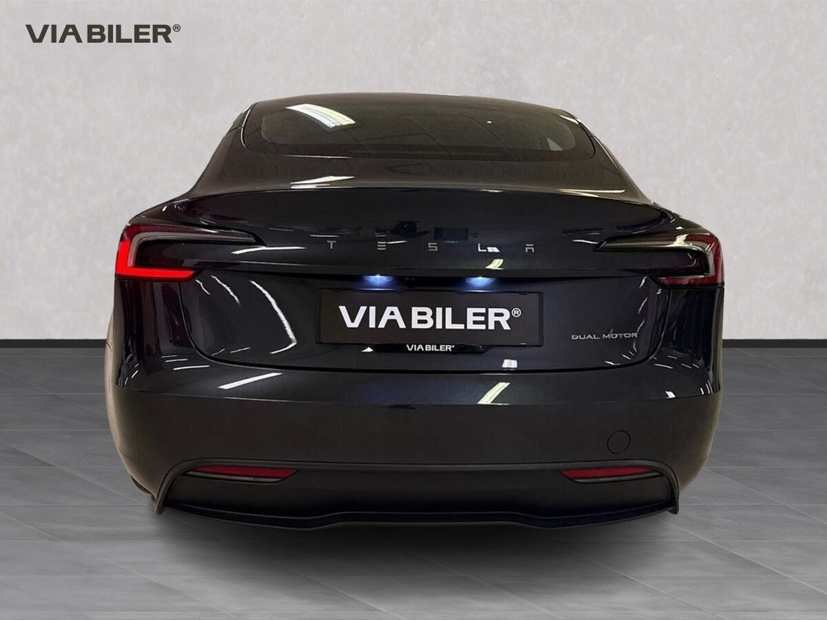 undefined Tesla Model 3 fra 2024