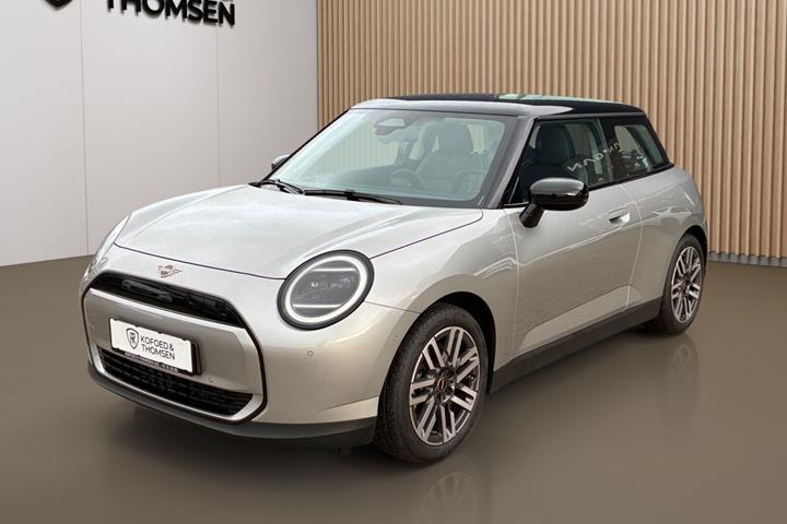 Sølv Mini Cooper fra 2024