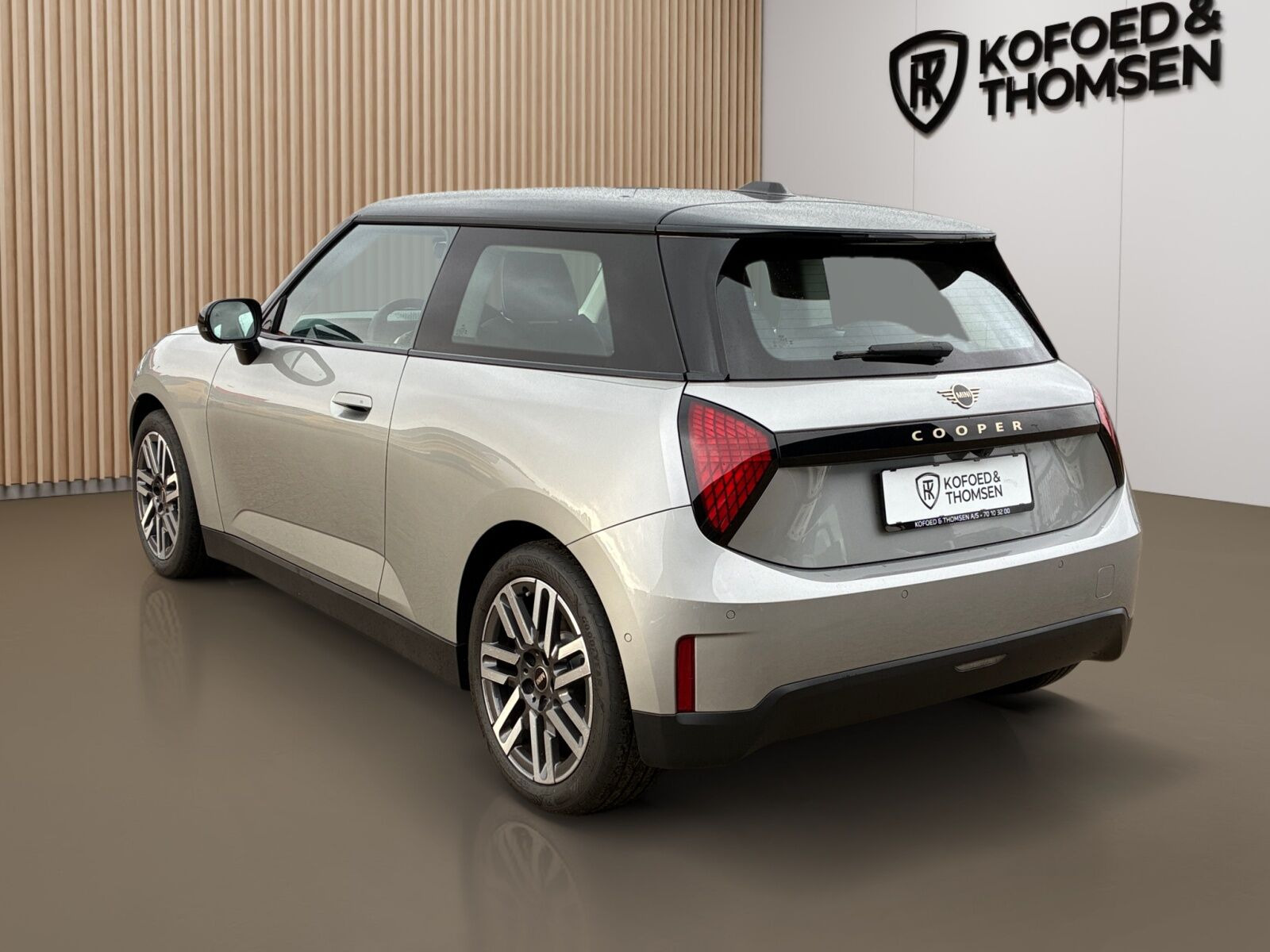 Sølv Mini Cooper fra 2024