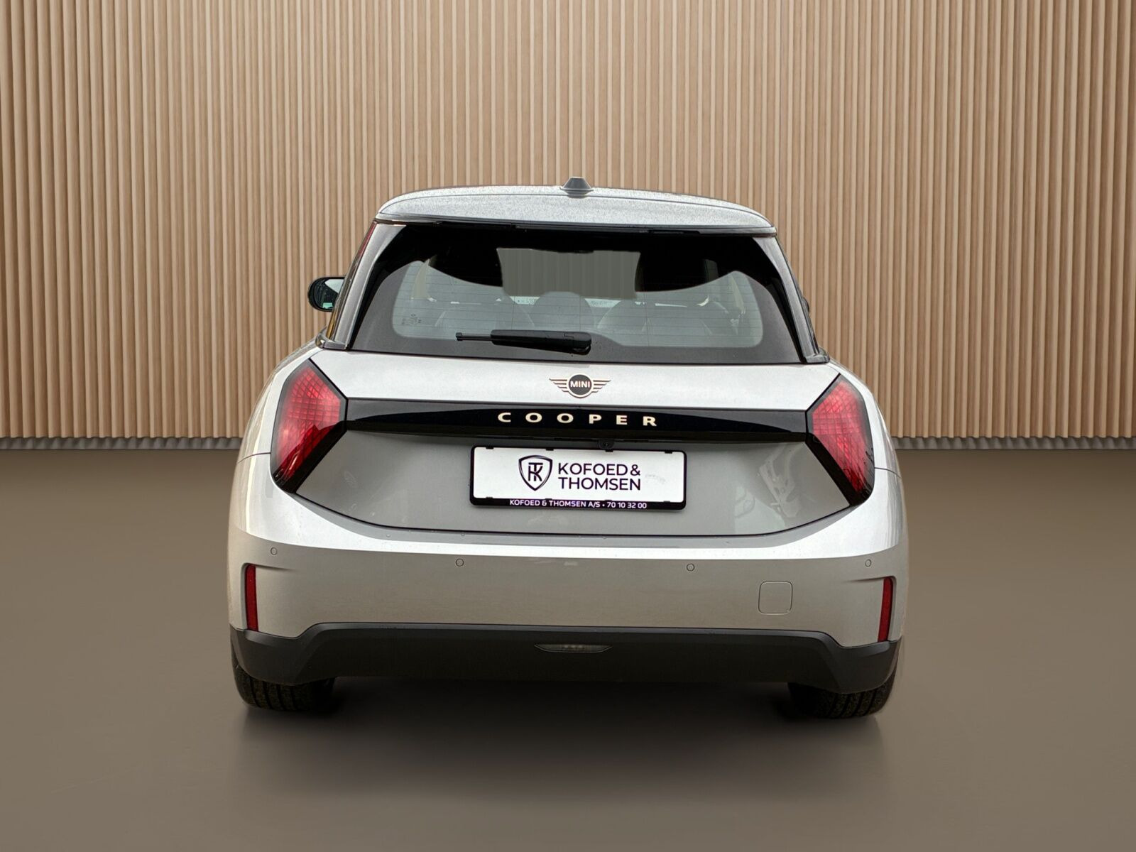 Sølv Mini Cooper fra 2024