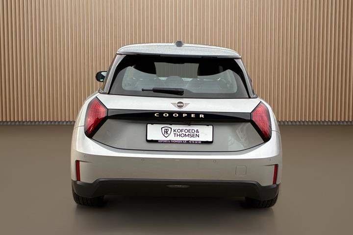 Sølv Mini Cooper fra 2024