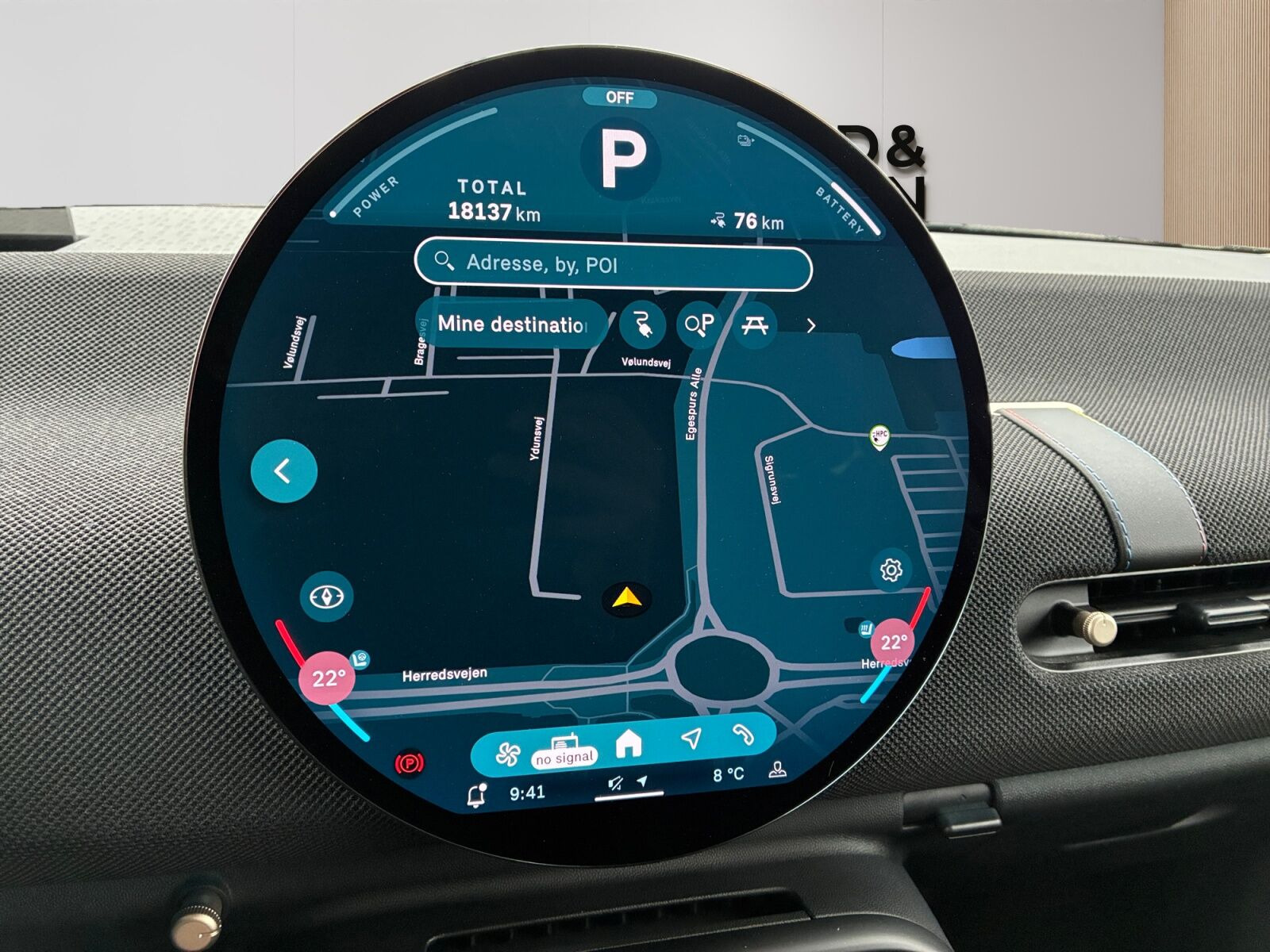 Sølv Mini Cooper fra 2024