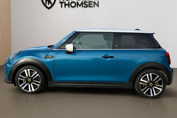 Blå Mini Cooper fra 2023