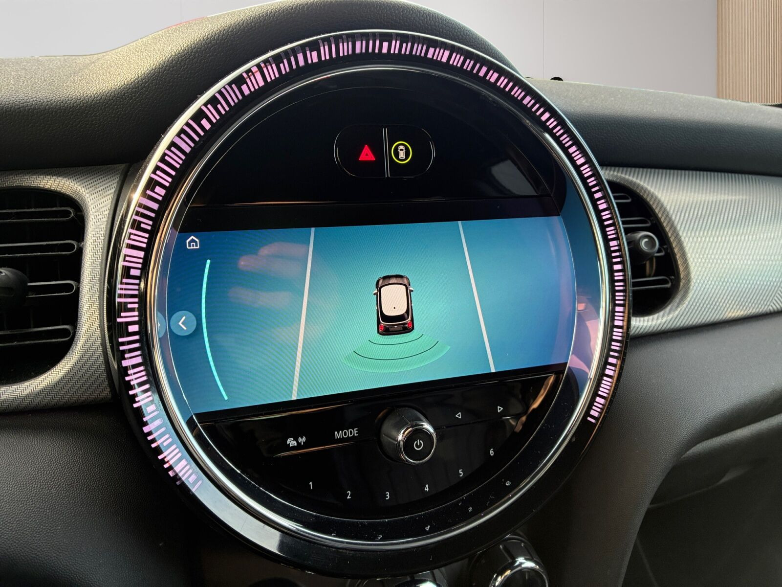 Blå Mini Cooper fra 2023
