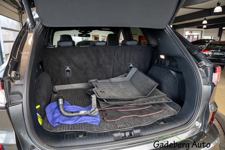 Grå Ford Kuga fra 2021